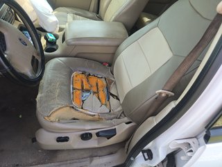 2006 Ford Expedition - Interior Front Seat Image